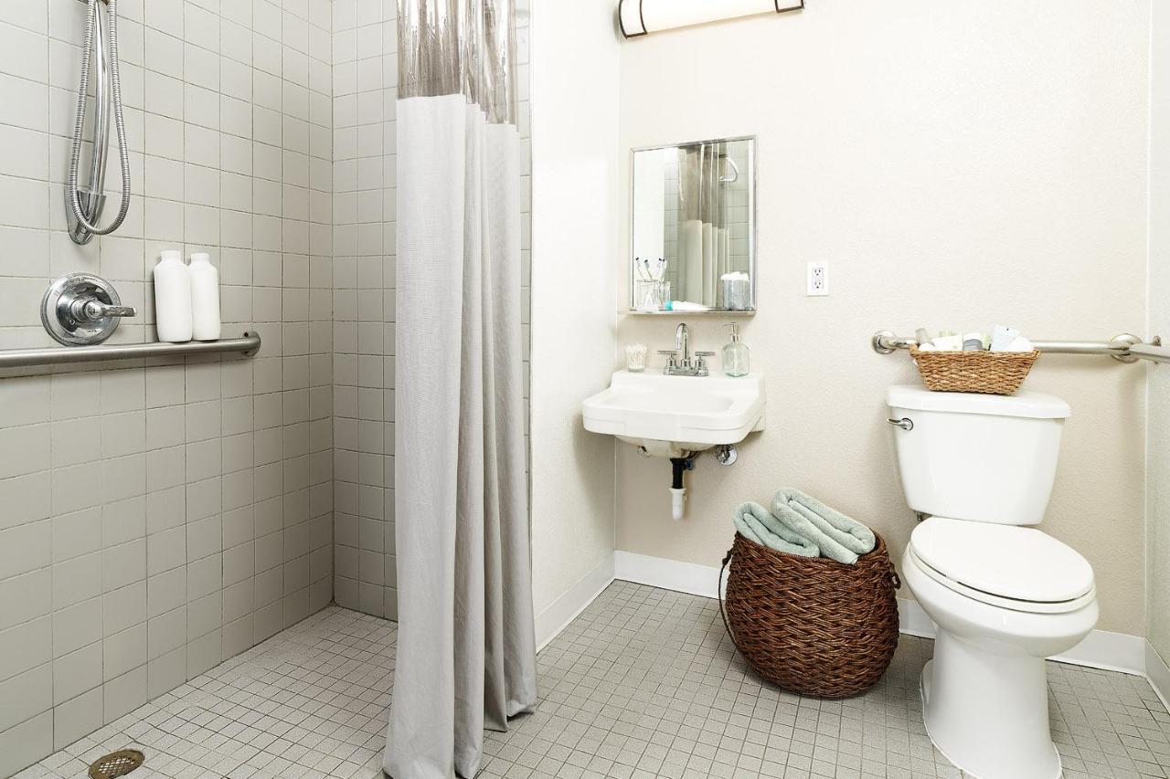 Intown Suites Extended Stay Уорнър Робинс Екстериор снимка